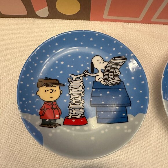 Peanuts Charlie Brown & Gang Blue 60th Ann. Christmas Set of 4 App Plates NWT 6" - Picture 6 of 7